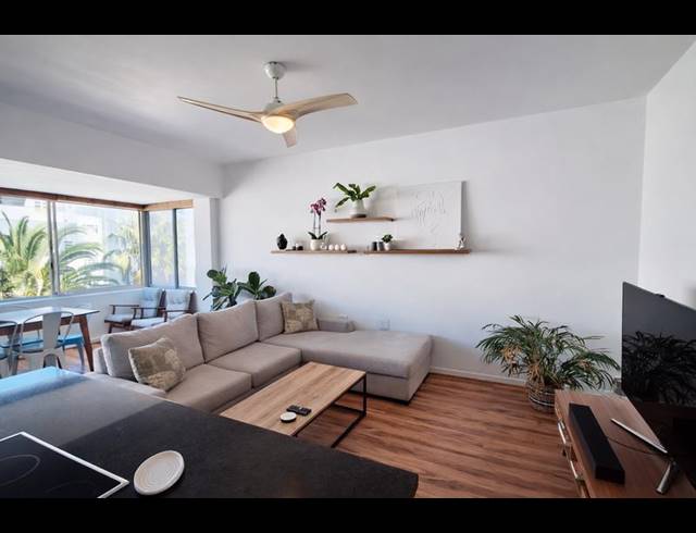 2 BEDROOM APARTMENT FOR SALE IN SEA POINT